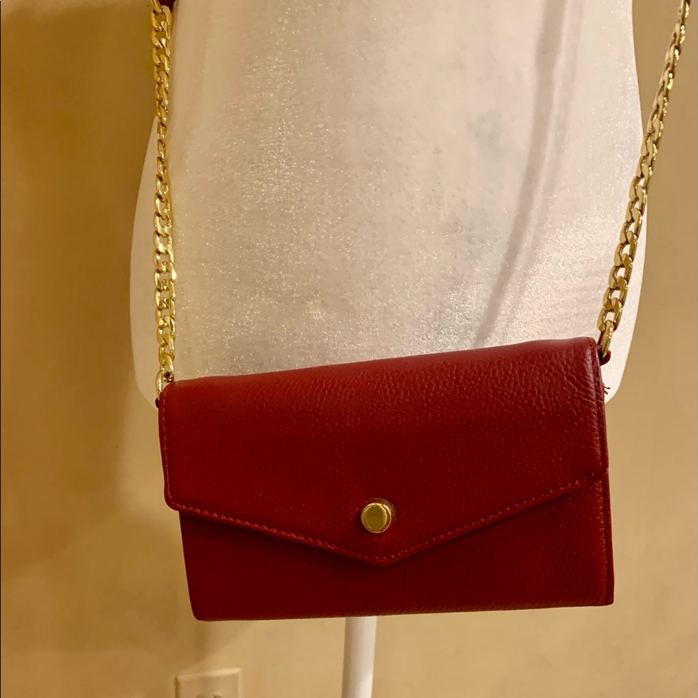 Stella & Max leather smart phone cross body in red coloring gold tone chain NWOT